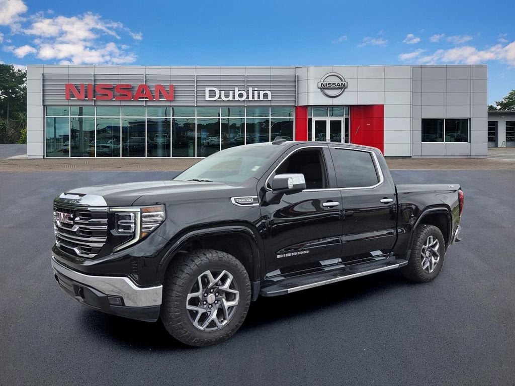 2025 GMC Sierra 1500 SLT in Onyx Black — front three-quarter view