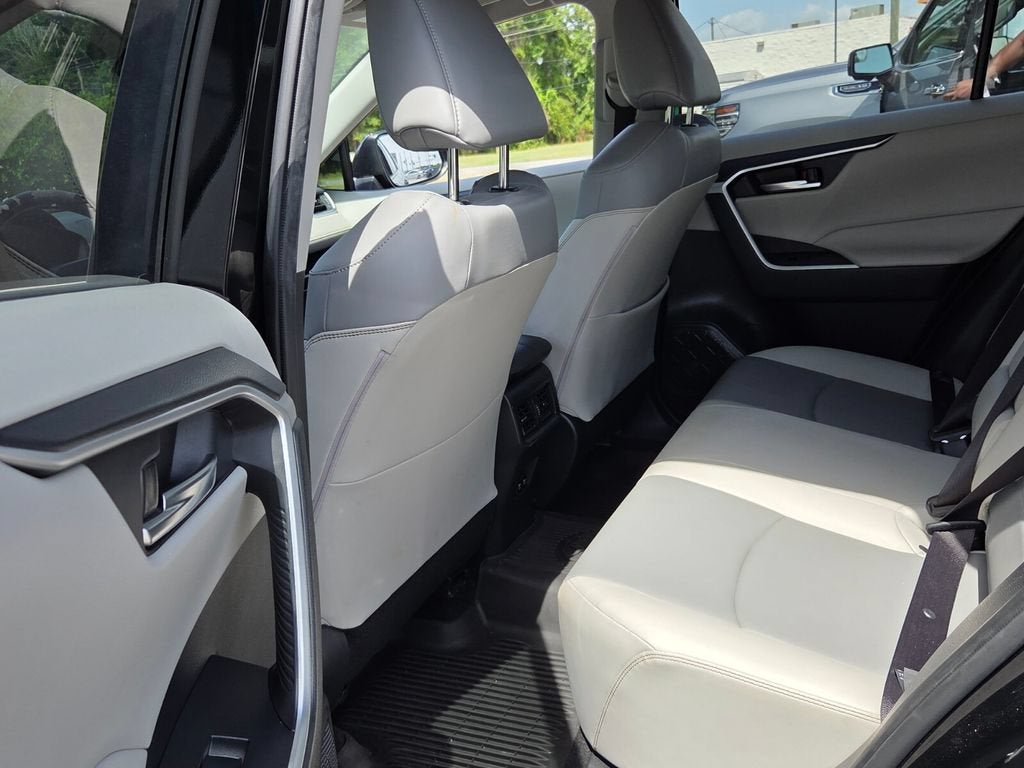 2020 Toyota RAV4 — detail view